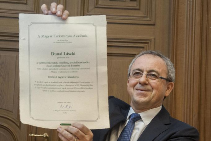 Acélszerkezetek: tradíció és innováció – Dunai László levelező tag székfoglaló előadása