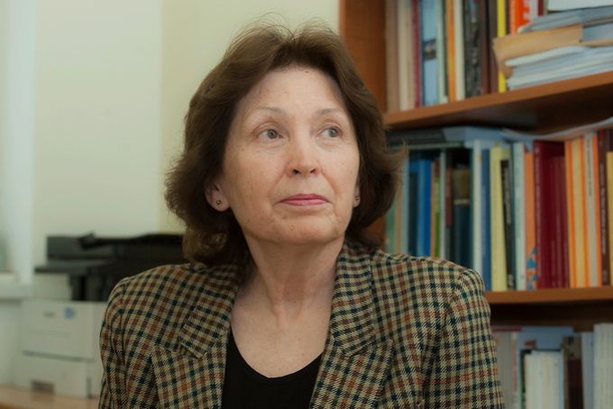 „Nem hiszem, hogy vannak könnyebb és nehezebb nyelvek” – interjú É. Kiss Katalin akadémikussal, a Bolyai-díj idei kitüntetettjével