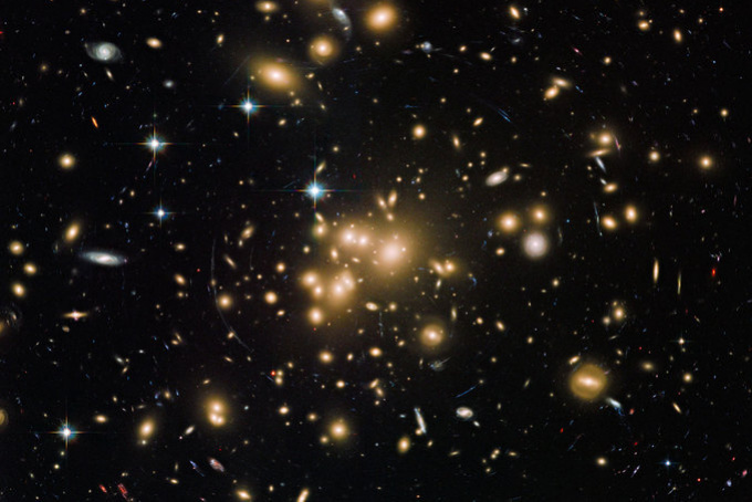 Tízmilliárd évnél régebben került a galaxisok közötti térbe a vas