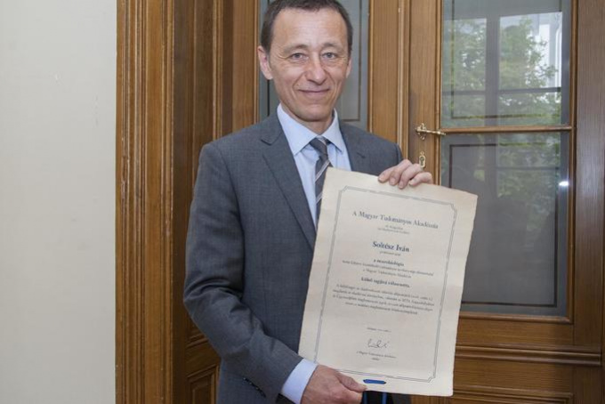 Idegsejthálózatok szerveződése és szabályozása – Soltész Iván külső tag székfoglaló előadása