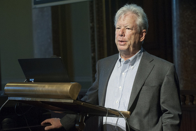Mi fán terem a viselkedési közgazdaságtan? – Richard H. Thaler előadása videón