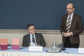 Angol nyelvű könyvsorozat a magyar nyelvről