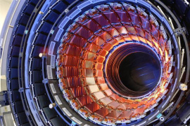 A Higgs-bozon közvetlenül kapcsolódik a legnehezebb kvarkhoz is