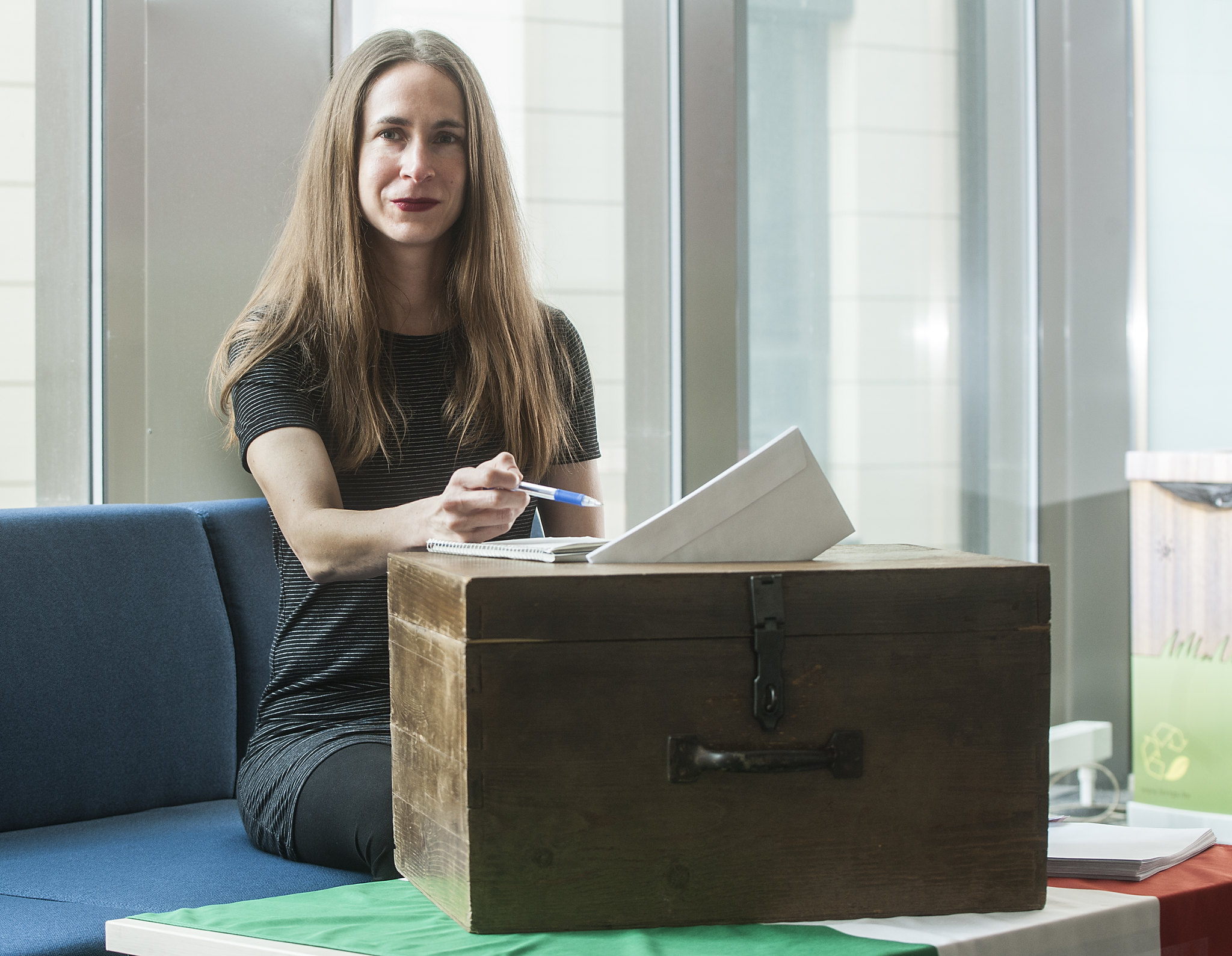 Papp Zsófia tudományos főmunkatárs (MTA TK PTI) kutatási területe a személyes és választókerületi képviselet, a parlamenti viselkedés, parlamenti kutatások, valamint a kampányperszonalizáció. Olyan kérdésekre keresi a választ, mint hogy mi motiválja a vok