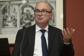 Kvadratikus optimalizáció és alkalmazásai digitális képfeldolgozásban – Boros Endre külső tag székfoglaló előadása