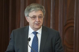 Átvette a Szőkefalvi-Nagy Béla-érmet Lovász László