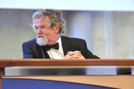 A matematika ötletek tárháza és valódi élethelyzetek közvetítője – interjú Jaroslav Nešetřillel