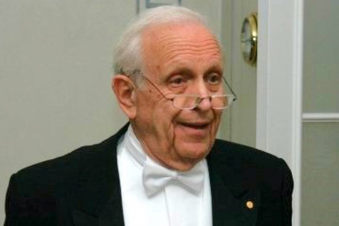 Elhunyt Roy Jay Glauber Nobel-díjas fizikus, az MTA tiszteleti tagja