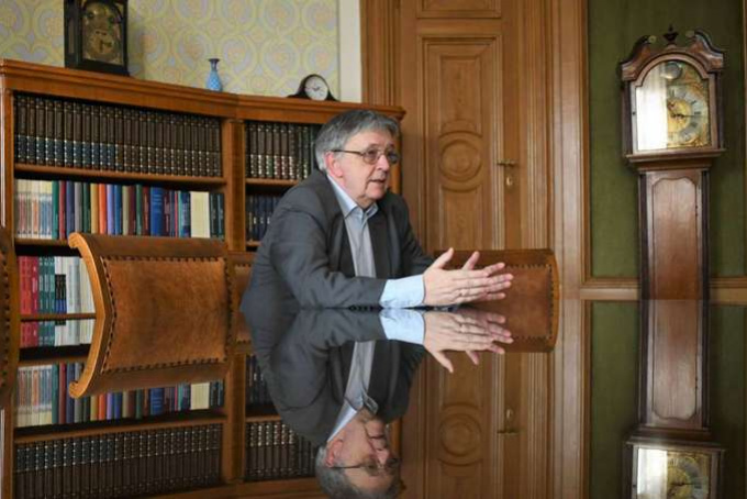 „Nem cáfolom, hogy zsarolnak minket” – Lovász László interjúja a Népszavában