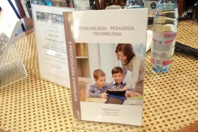 Könyvbemutatót tartott az MTA-DE Idegen Nyelvi Oktatás Kutatócsoport Budapesten