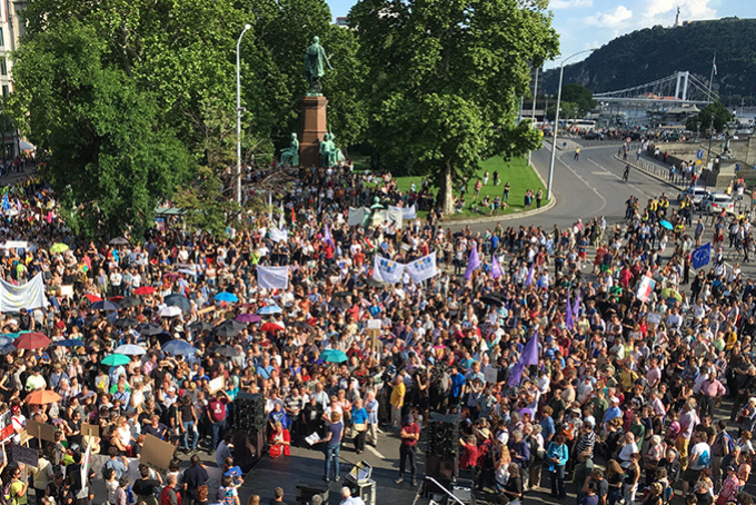 Lovász László üzenete a vasárnapi demonstráció résztvevőihez