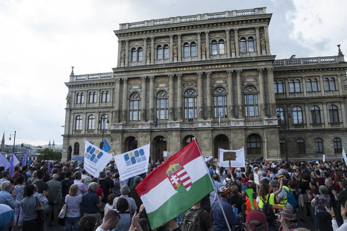 Demonstráció a tudomány autonómiájáért - képgaléria
