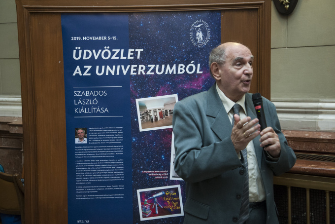 Üdvözlet az Univerzumból - kiállítás az MTA Székházában