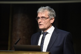 Az ízületi felszínkárosodások helyreállításának biológiai és endoprotetikai lehetőségei – Hangody László rendes tag székfoglaló előadása