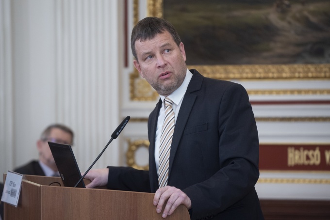 Koromrészecskék a légkörben – a levegőszennyezéstől a globális éghajlat-módosításig – Gelencsér András levelező tag székfoglaló előadása