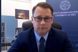 Jakab Ferenc, a Koronavírus-kutató Akciócsoport vezetője a maszkviselésről, a hazai gyógyszerfejlesztésről, a járvány magyarországi terjedésének mintázatáról, antitestekről és immunitásról