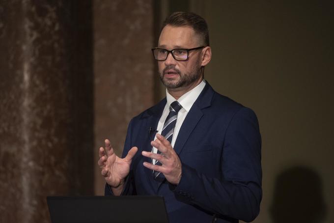 Jakab Ferenc: Mit tanultunk a koronavírus-járványból? – Kutatás, védekezés, terápia – videón az előadás