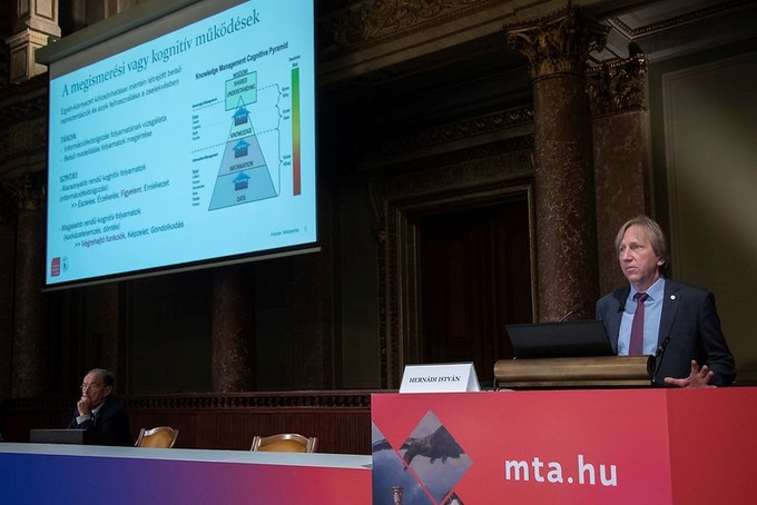 Az 5G mobiltelefon-rendszerek elektromágneses terének egészségügyi és környezeti hatásai – videón a vitaülés előadásai