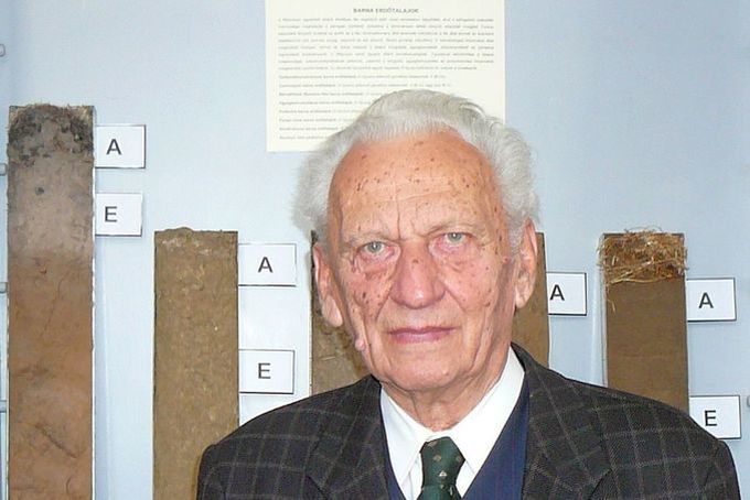 Emlékdíj a száz éve született Stefanovits Pál emlékére