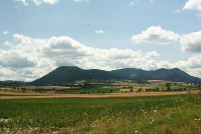 A Csomád alatt még fortyog a kristálykása