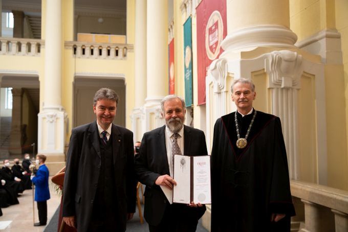 József nádor emlékérmet adományoztak az MTA főtitkárának