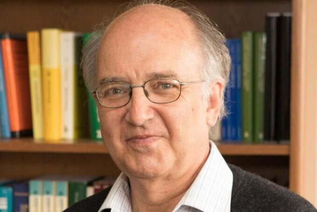 János Kollár, external member of the Hungarian Academy of Sciences, awarded the János Bolyai International Mathematics Award