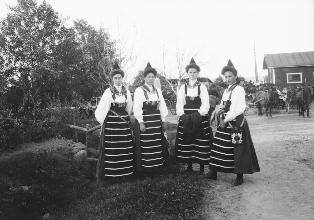 Morai nők Elfdalenben, Svédország, 1910.VIII.28.