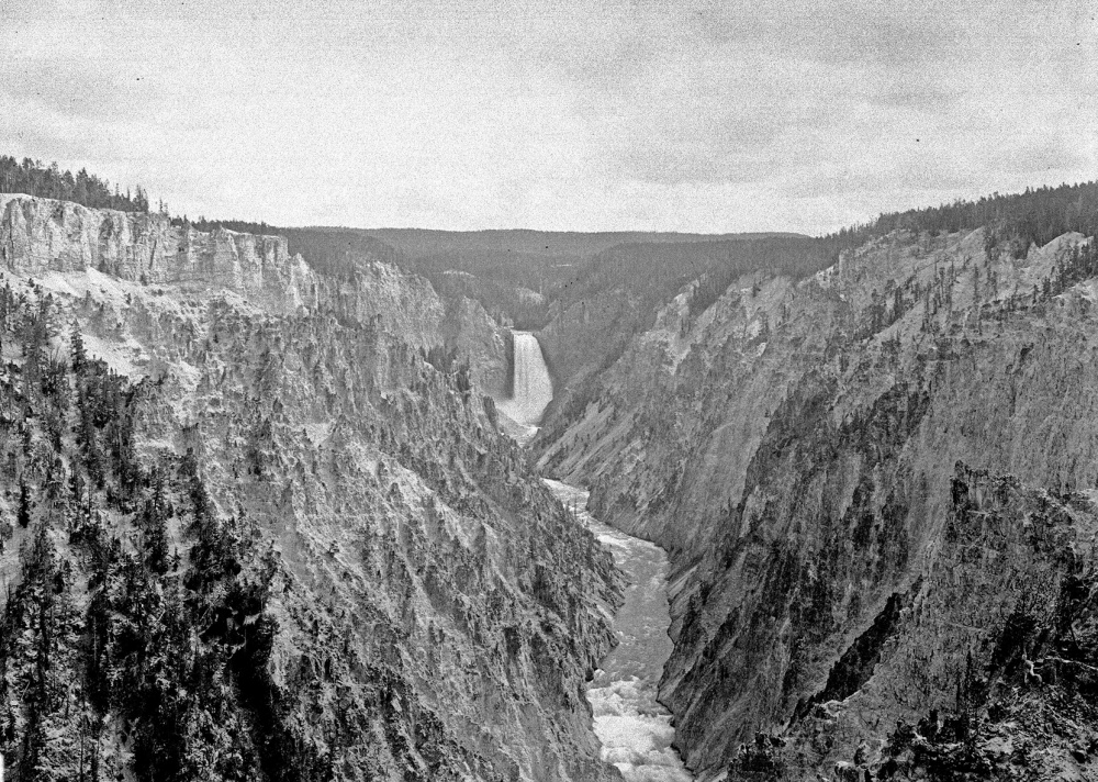 A Yellowstone-park. A Yellowstone vizesése az Artistic pontról, USA, 1912.IX.8.