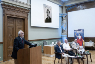 A történetíró, a tudománypolitikus és az ember – Videón Romsics Ignác akadémikus Kosáry Domokosról írt könyvének bemutatója