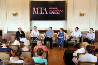 Akadémiai Lyukasóra - Videón a Sokszínű tudomány júniusi programsorozatának rendezvénye