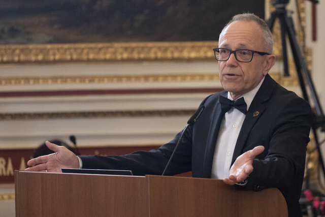 Jobban megérteni a vulkánokat: a kőzettani vulkanológia szerepe –  Harangi Szabolcs rendes tag székfoglaló előadása
 
