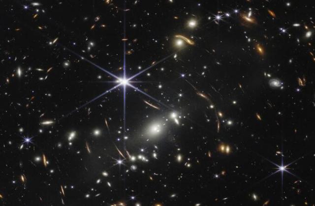 Az Univerzum fejlődéstörténete: rejtélyek, talányok és megoldások – előadó Szapudi István, az University of Hawaii Institute of Astronomy csillagásza