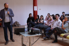 Hogyan alkotnak az idegsejtek gondolkodó agyat? – Videón Gulyás Attila Alumni-előadása