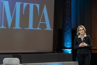 Útkezdet vagy végállomás?: Külföldi tanulmányok és kivándorlás –  Videón Szabó Andrea tudományünnepi előadása