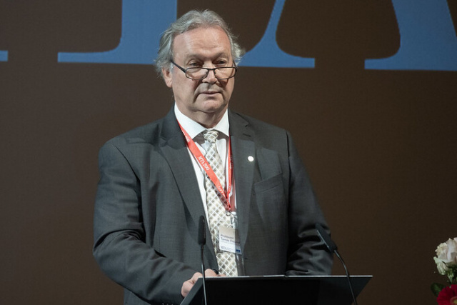 The Hungarian Academy of Sciences at 200: academy presidents from around the world visit Budapest to celebrate and collaborate on the morning of day two of the conference