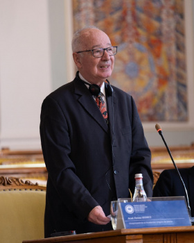 Hudecz Ferenc, a Magyar Tudományos Akadémia alelnöke