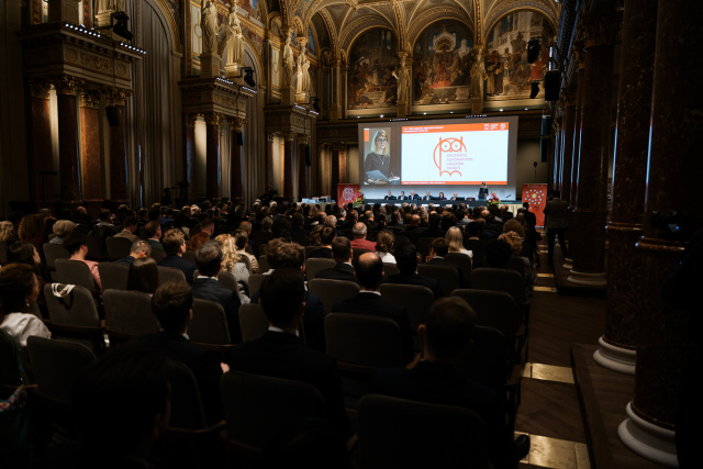 Zsúfolásig megtelt az Akadémia díszterme