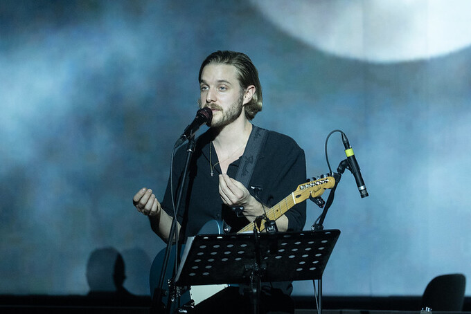 Vecsei H. Miklós és a QJÚB: Kéziratok között – Koncertszínházi előadás a 200 éves Akadémia székházában