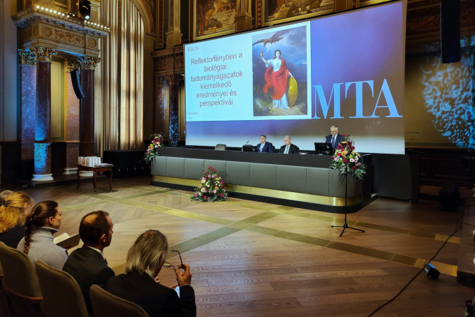 A természet csodáit bemutató fotókiállítással nyílt meg, izgalmas programokkal várja az érdeklődőket a Biológiai Tudományok Osztályának ünnepi eseménysorozata – regisztráljon!